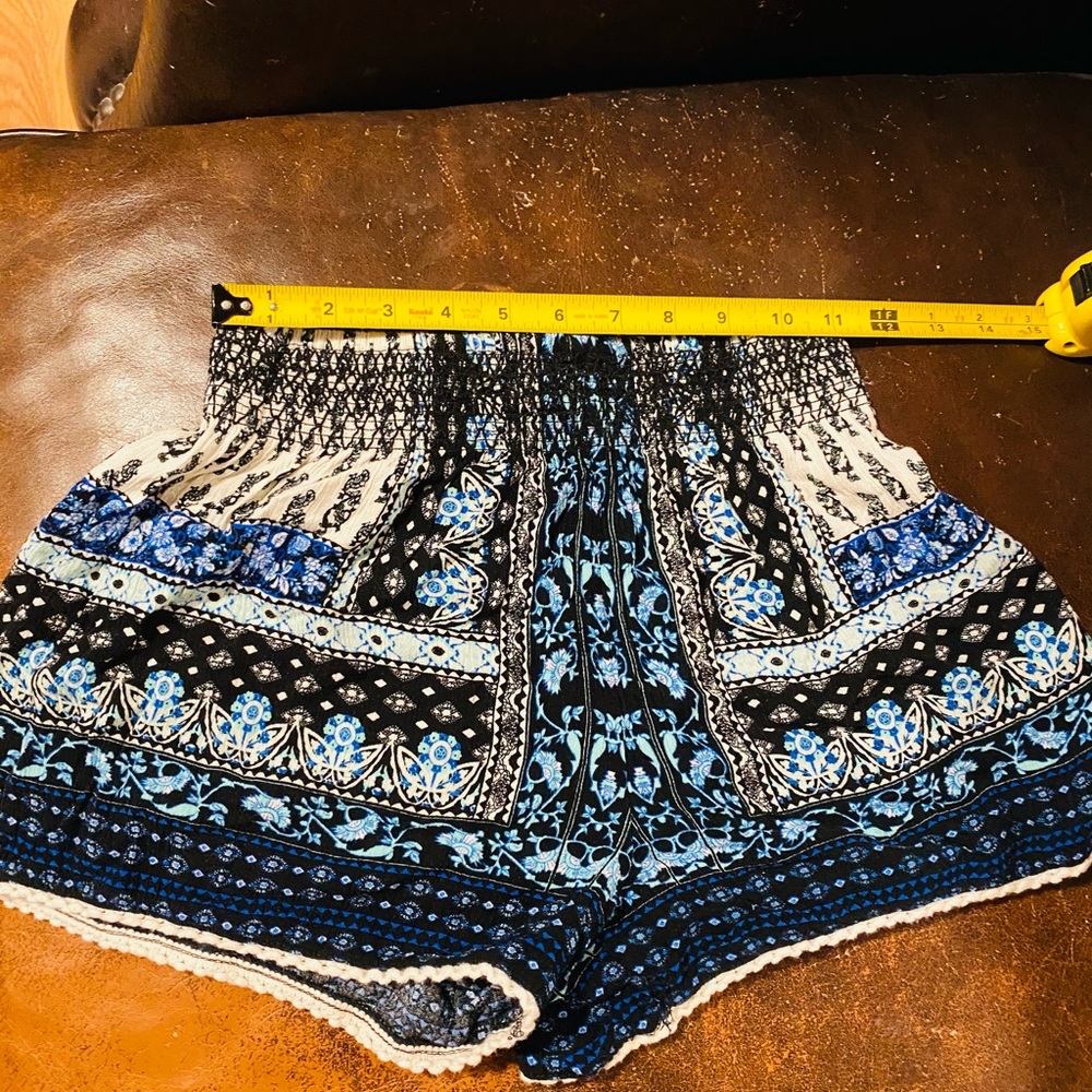 Francesca’s Blue Shorts SZ Small GUC 🌸☀️ - Picture 2 of 6